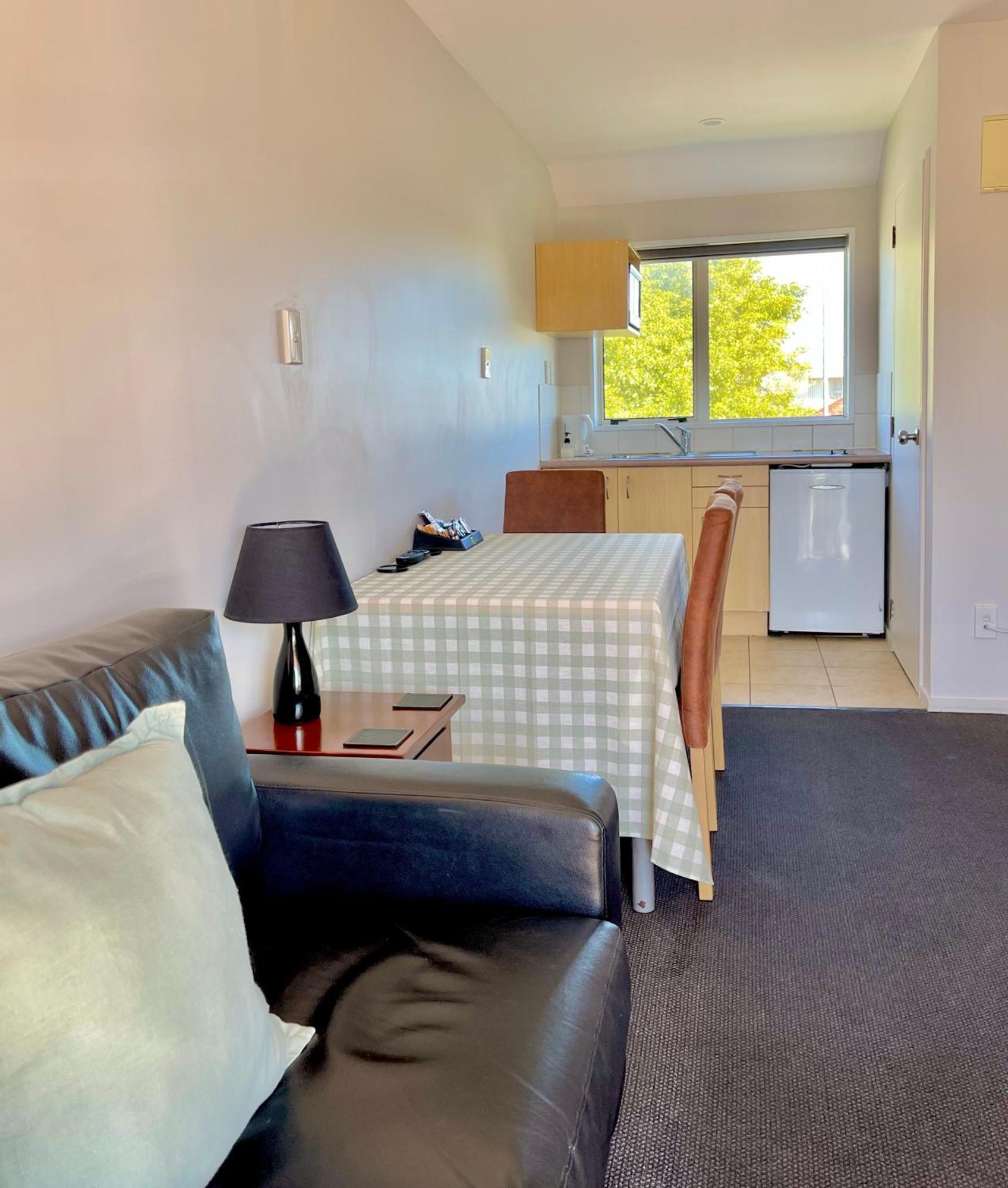 Amalfi Motor Lodge Christchurch Exterior photo